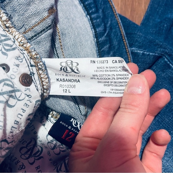 Rock & Republic Jeans Women’s Size 12 US Blue Denim Studded Kasandra Bootcut - Picture 10 of 14